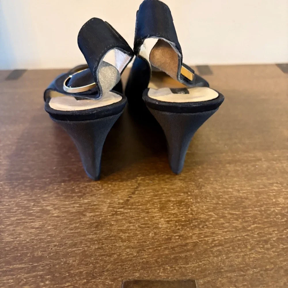 Martinez Valero Black‎ Ribbed Fabric Wedge Slingback Pumps Gold Buckle 9 AA